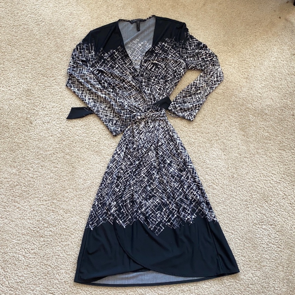 BCBG Size Small Black/White/Grey Wrap Dress